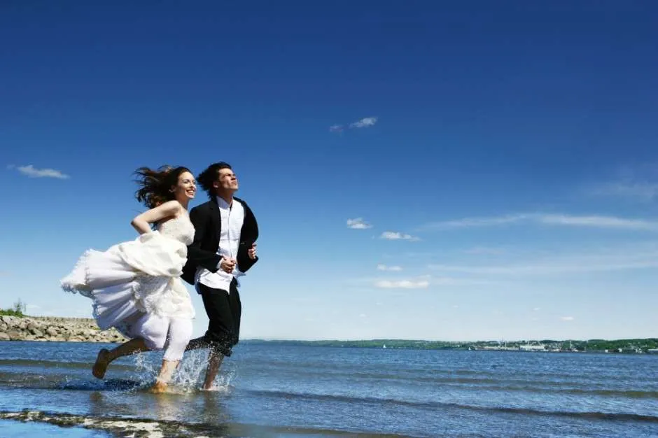 /img/2372-couple-mountain.webp