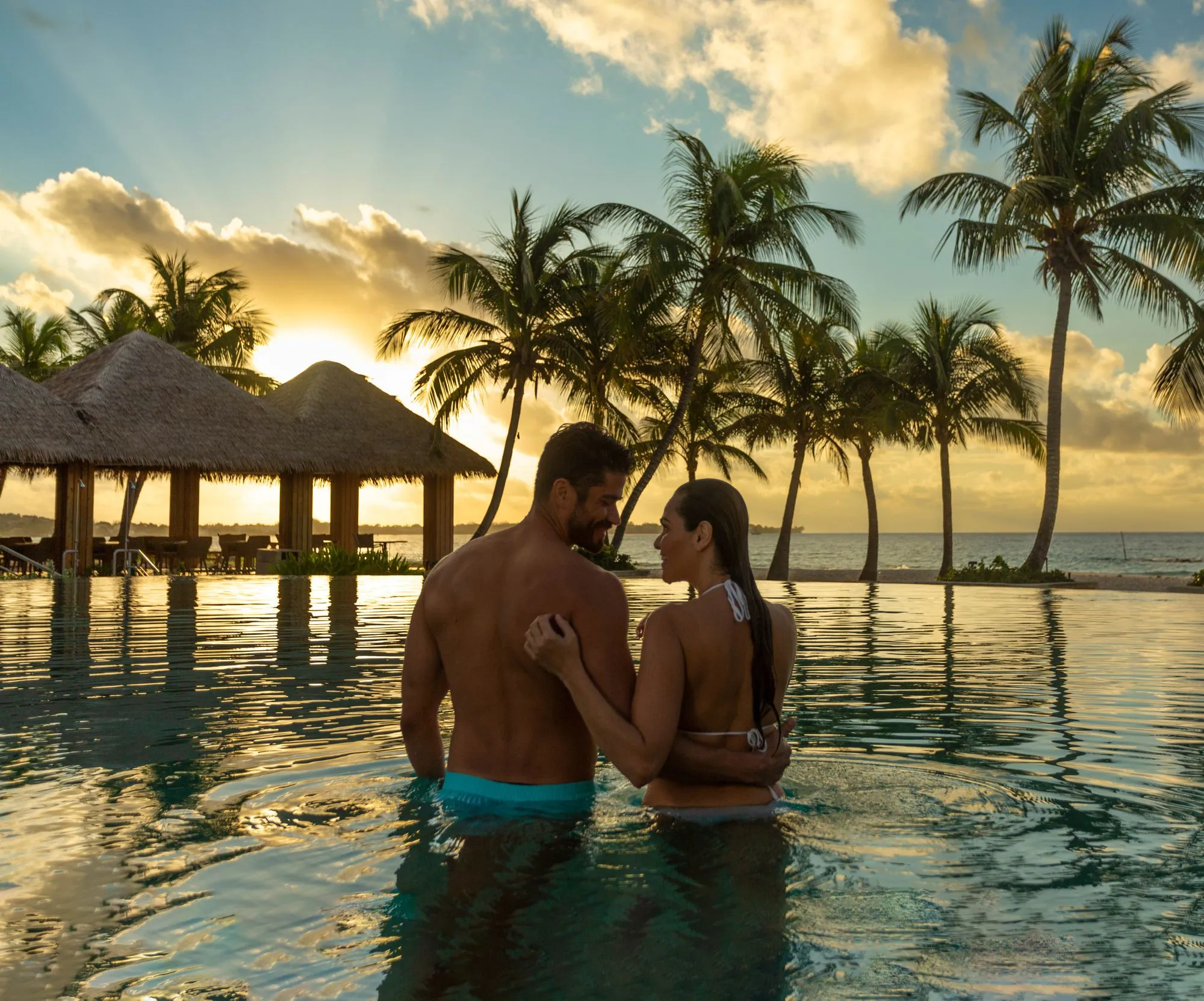 /img/2374-jamaica-honeymoon-pool.webp
