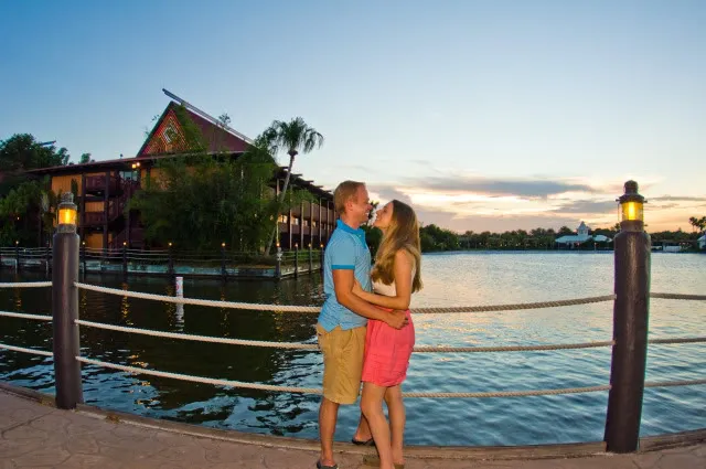 /img/2375-disney-world-honeymoon-suite-booking.webp