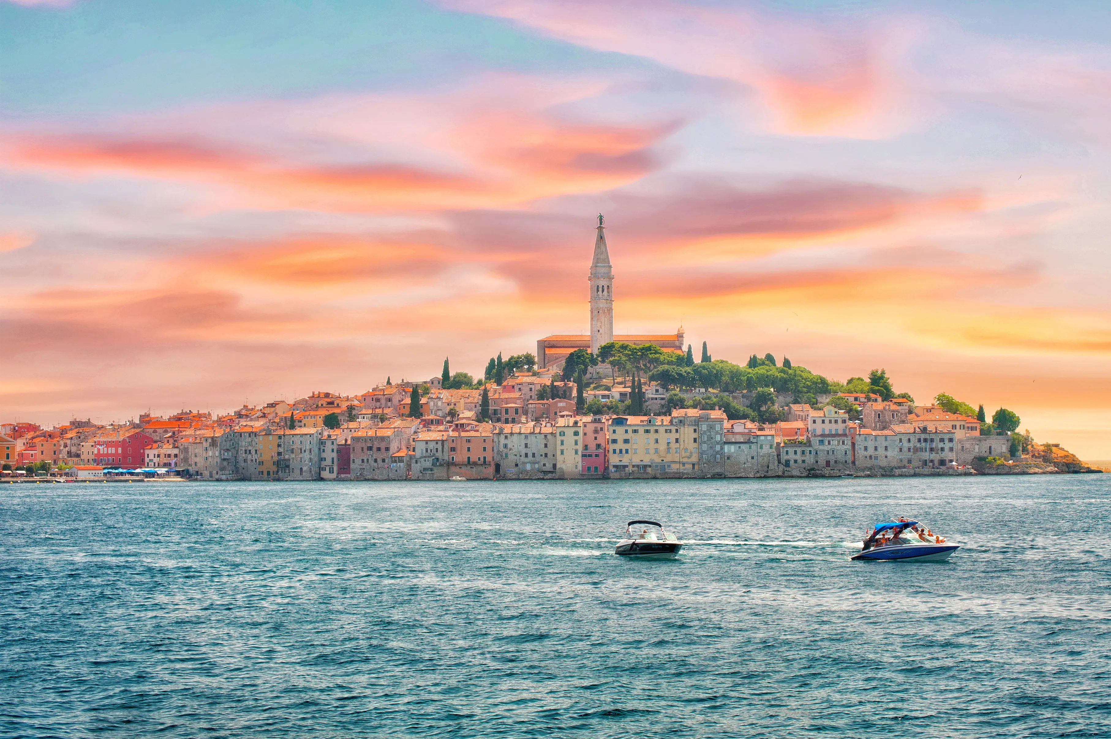 /img/2379-croatia-souvenirs.webp