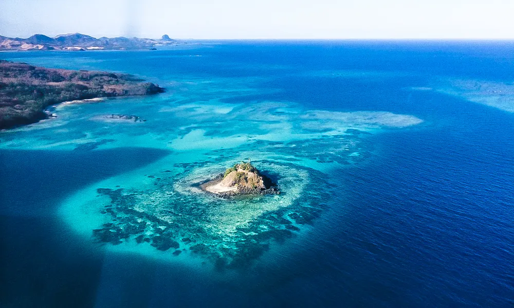 2381 fiji beach