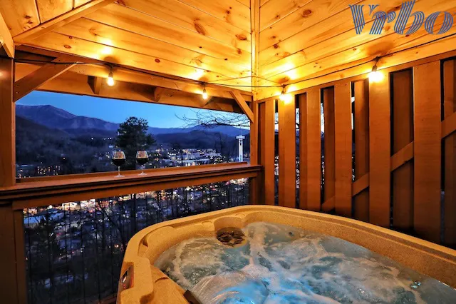 2389 gatlinburg honeymoon suite fireplace