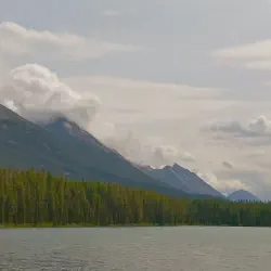 /img/2399-packing-essentials-canadian-rockies.webp