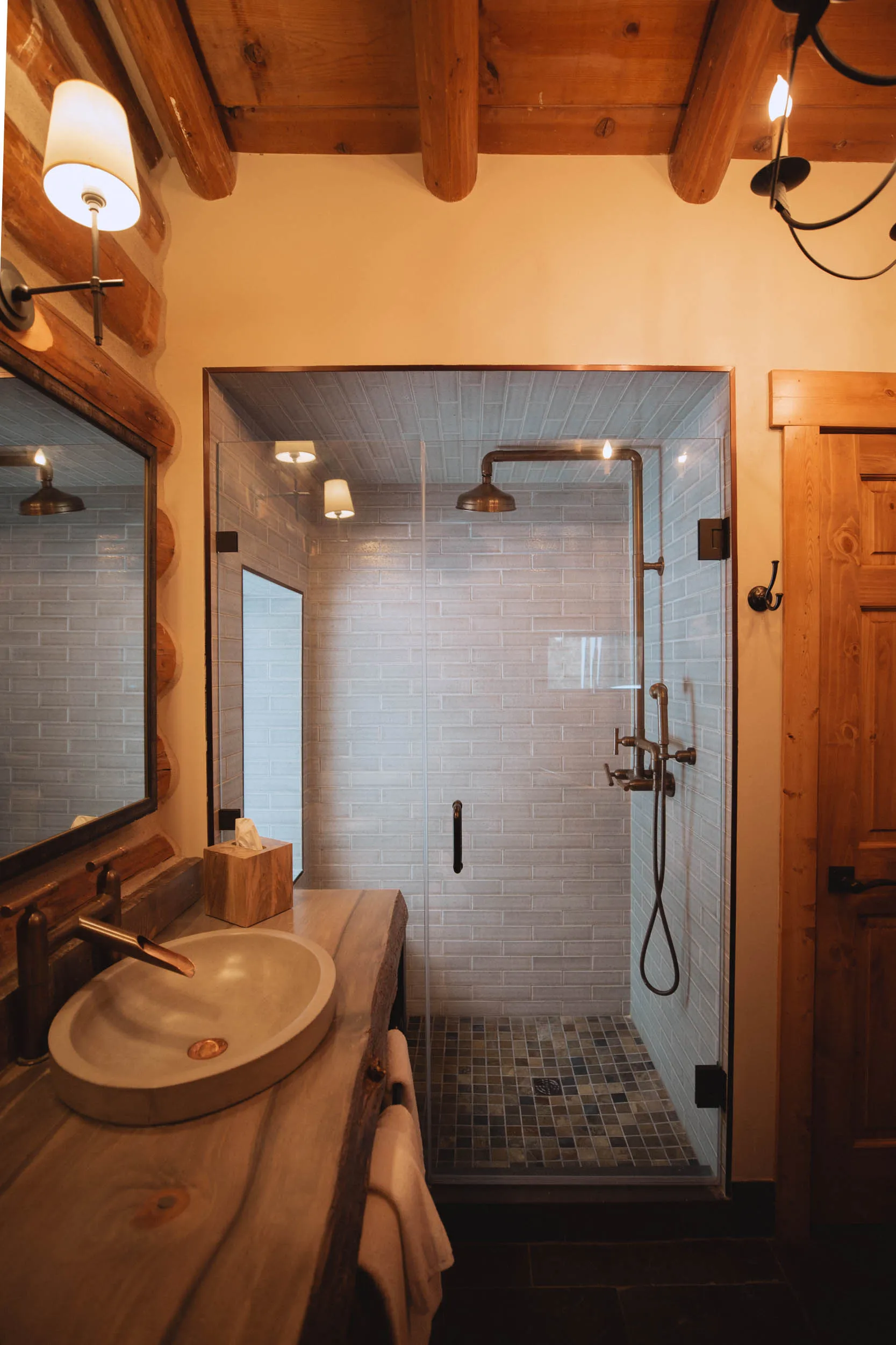 /img/2427-montana-honeymoon-dining.webp