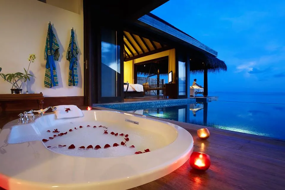 2431 maldives beach budget
