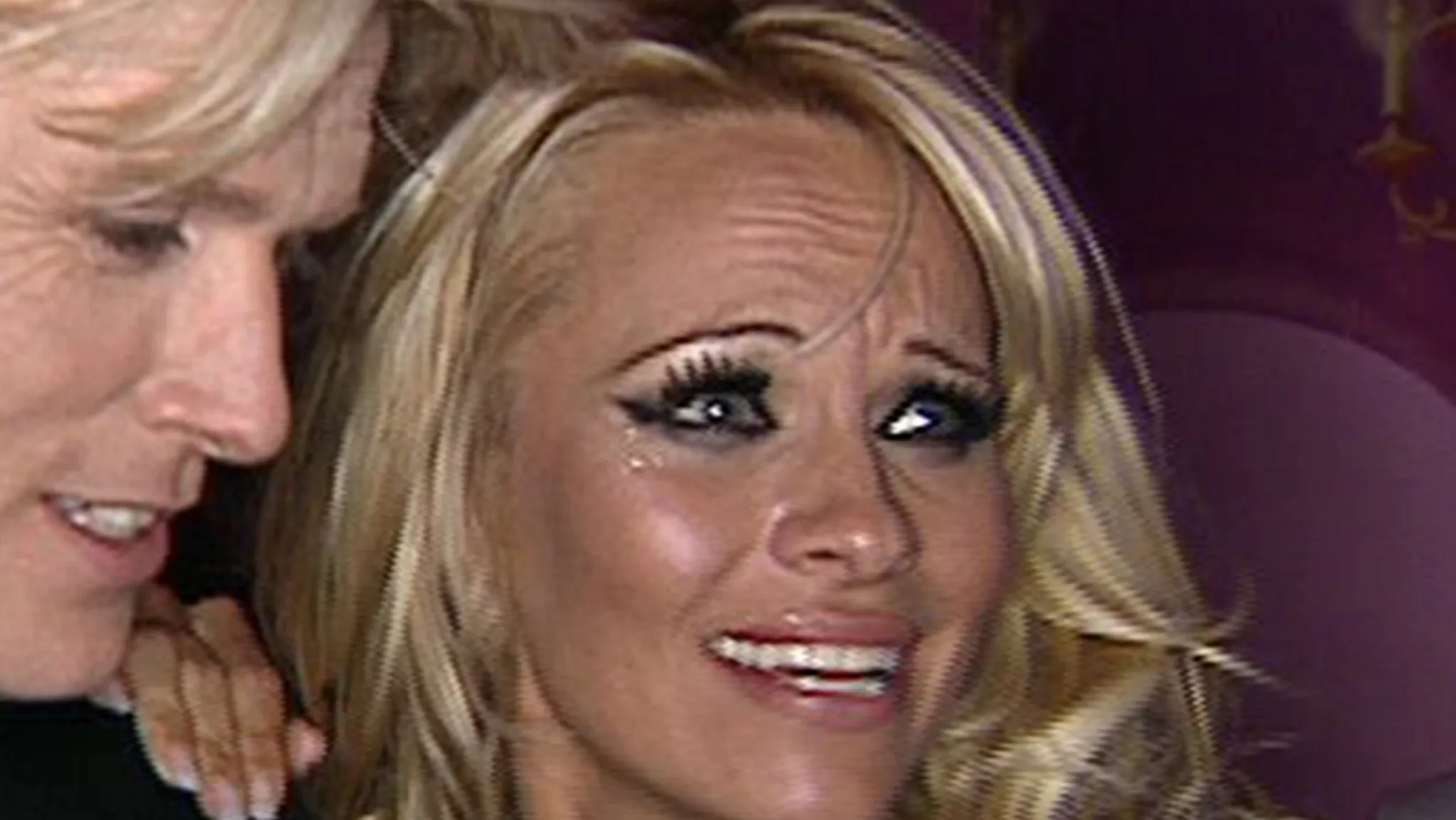 /img/2442-pamela-anderson-honeymoon-video-find.webp