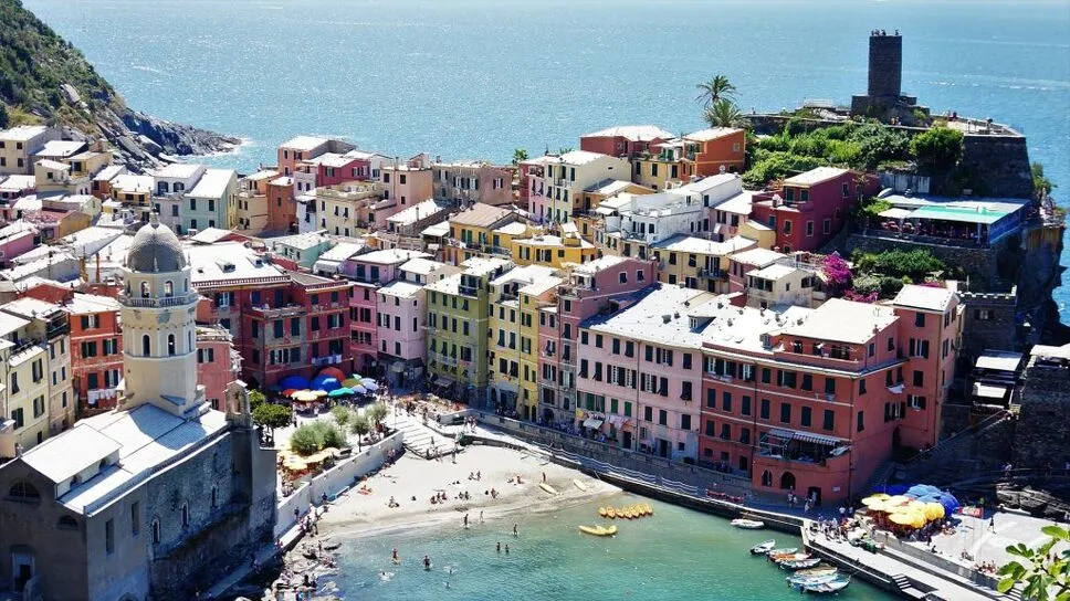 /img/2472-city-honeymoon-getaway.webp