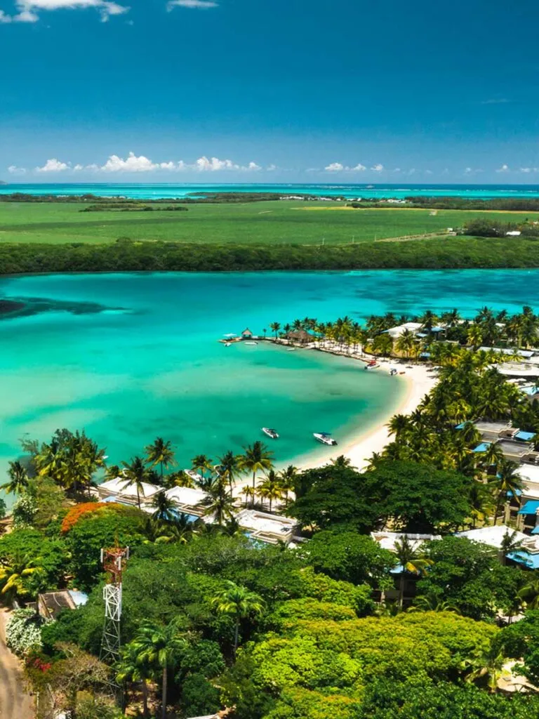 2472 romantic beach destination