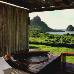 /img/2477-honeymoon-travel-essentials.webp