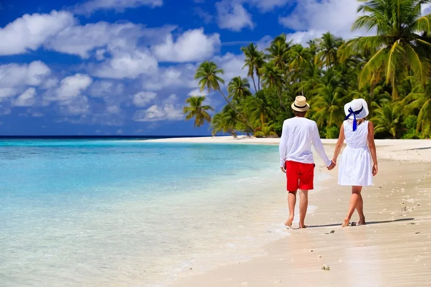 2483 couple beach honeymoon