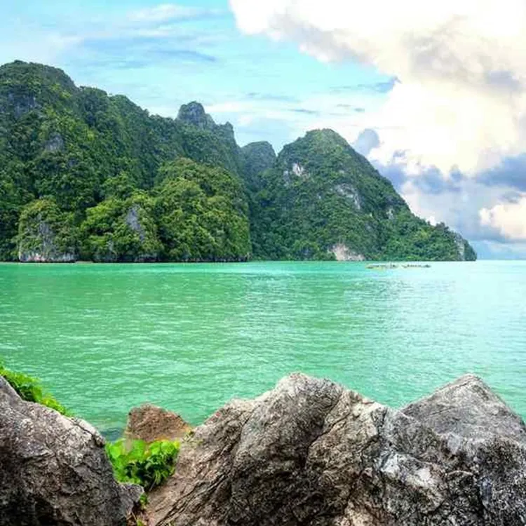 2502 phuket honeymoon