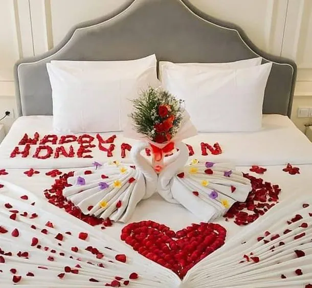 2515 beachfront honeymoon bedroom