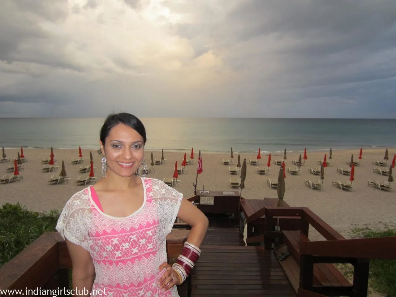 /img/2524-desi-couple-travel.webp
