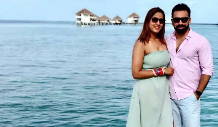 2524 thailand couple