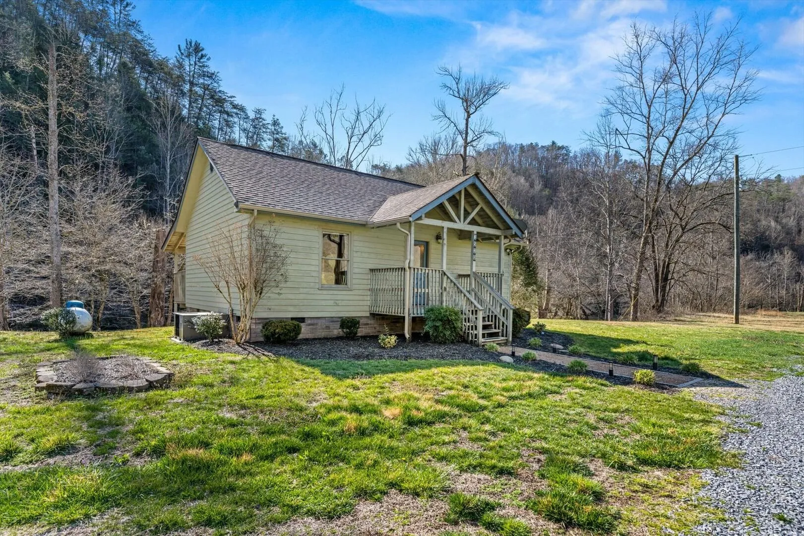 /img/2535-mountain-view-cabin.webp