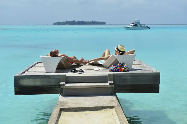 /img/2545-packing-essentials-honeymoon.webp