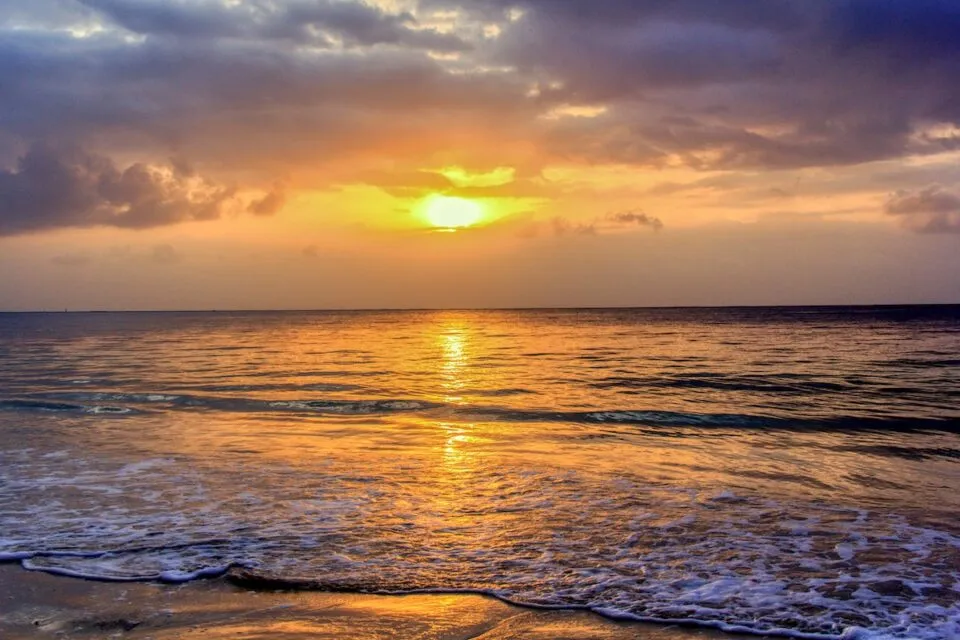 2557 kenya beach resort