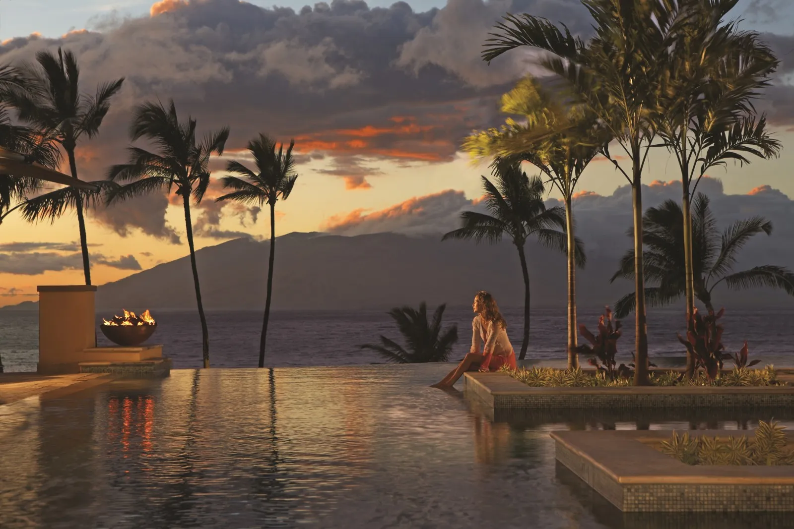 2559 hawaiian luau