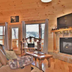 /img/2570-cabin-kitchen.webp