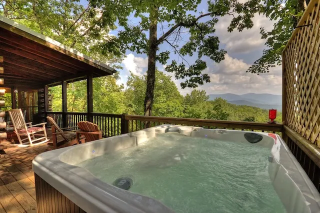/img/2580-georgia-honeymoon-cabin-packing-essentials.webp
