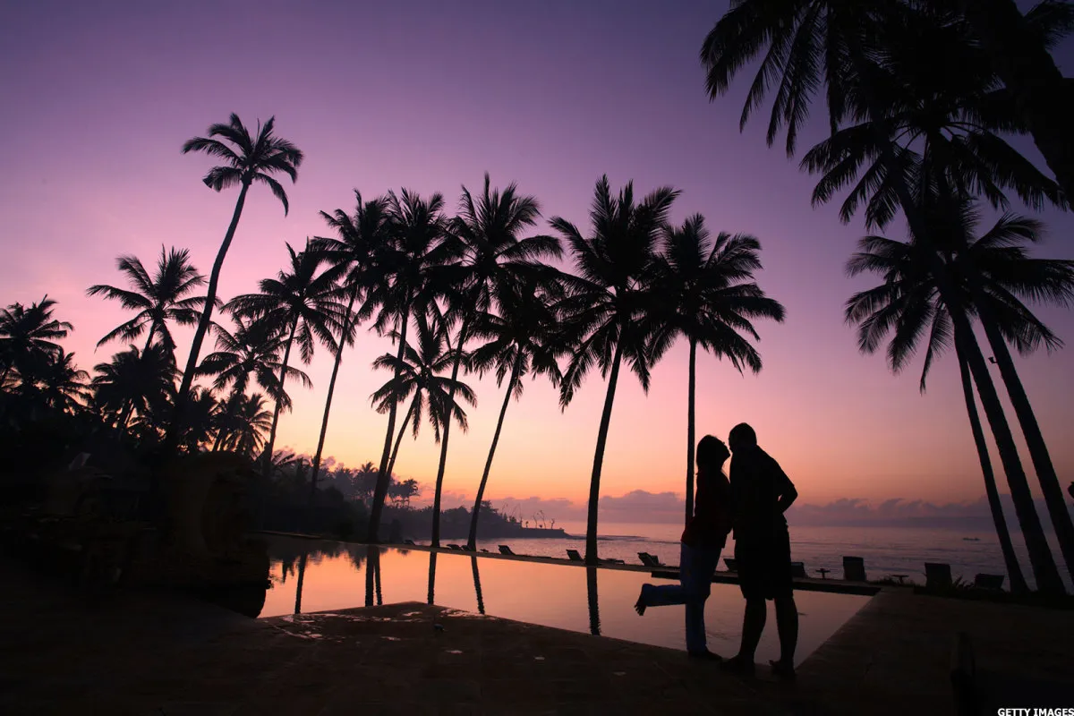 2590 city honeymoon couple