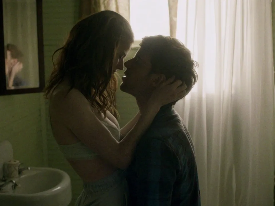 /img/2592-honeymoon-video-couple.webp