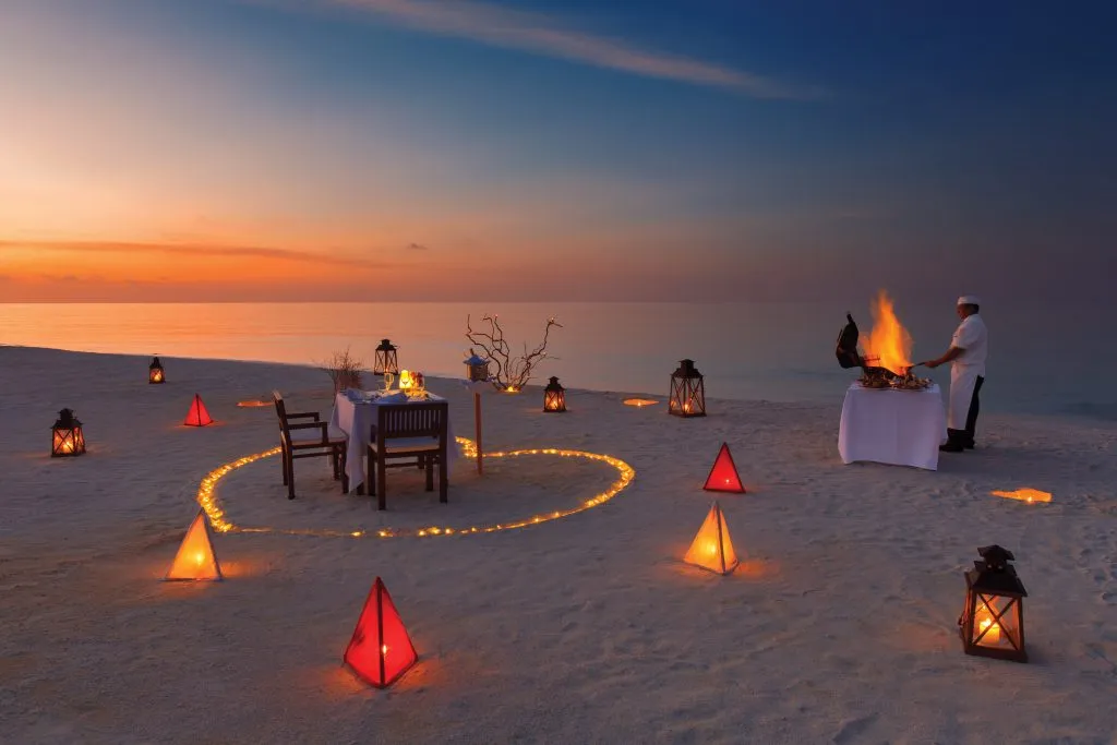 2600 maldives romantic dinner