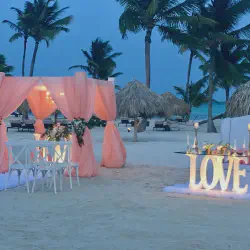 /img/2629-romantic-dinner-beach.webp