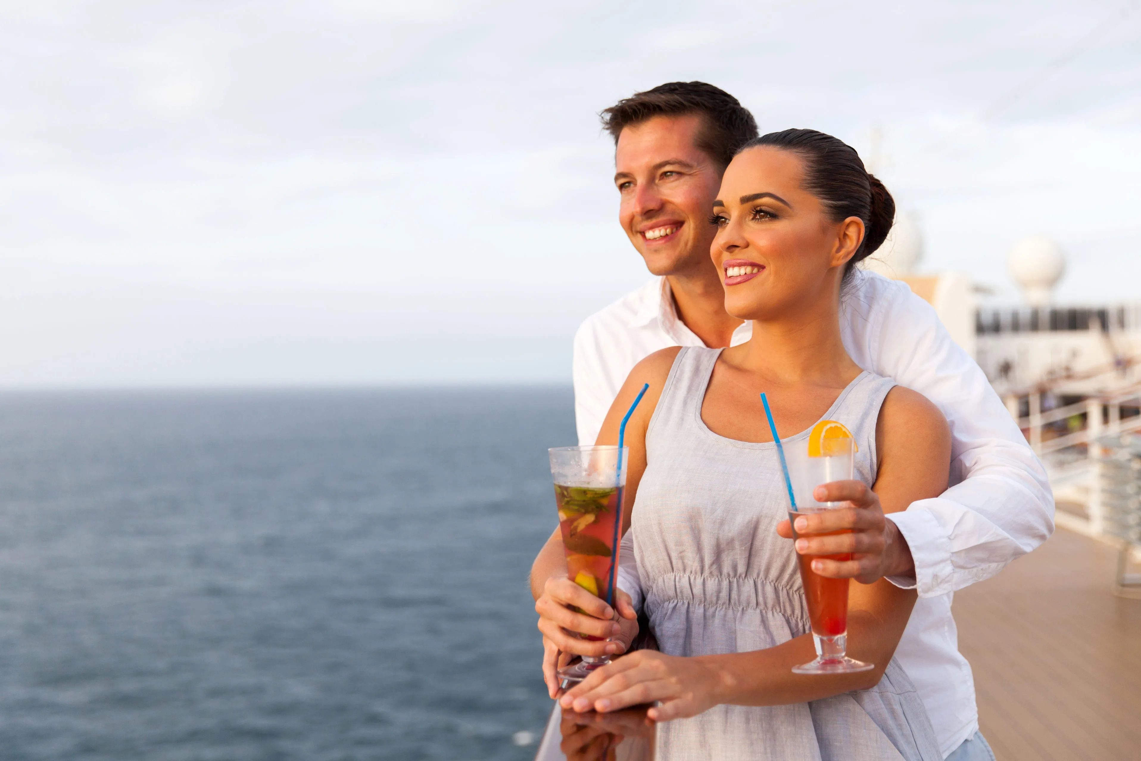 2639 romantic couple cruise